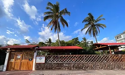 Exterior photo of the Galapagos Group travel agency.